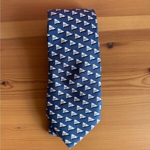 Vineyard Vines Blue Whale Flag Tie